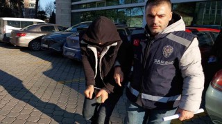 Parkta arkadaşını bıçakla ağır yaralayan şahıs tutuklandı