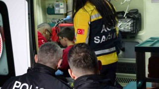 Polisten evi yanan mesai arkadaşlarının küçük çocuğuna baba şefkati