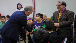 Recep Uçardan özel çocukları sevindiren buluşma