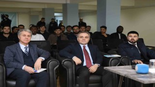 Rektör Altun, TDV tarafından düzenlenen ‘Kariyer Söyleşileri etkinliğine konuk oldu
