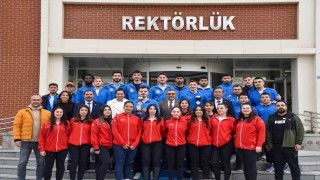 Rektör Kaplancıklı, futbol ve voleybol takımıyla ile bir araya geldi