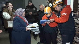 Rizede fırtınadan dolayı sallanan bina tahliye edildi