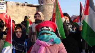 Sağlık çalışanları protesto yürüyüşleri 55nci haftada da sürdürdü