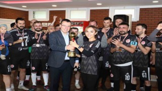 Sağlıkçıların turnuvasının şampiyonu Medical Park Karadeniz Hastanesi oldu