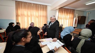 Şahinbeyli öğrenciler Umre için ter döktü