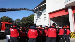 Samsun İtfaiyesi, itfaiyecilik öğrencilerine deneyimlerini aktarıyor