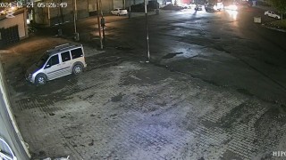 Şanlıurfada kamyonet sürücüsünün feci şekilde hayatını kaybettiği kaza kamerada