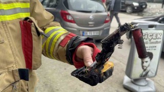 Şarjda bırakılan matkap patladı