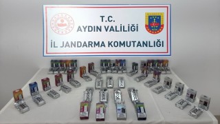 Satış yaparken jandarmaya yakalandı