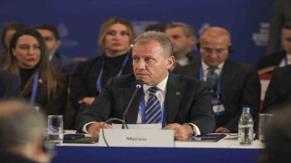 Seçer: Küresel bir barış hareketine öncülük edebiliriz