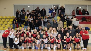 Şehzadeler Belediyesi Küçük Kızlar Voleybol Takımı final grubuna yükseldi