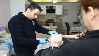 Selçukta, Evde Kişisel Bakım Hizmeti vatandaşların yüzünü güldürüyor