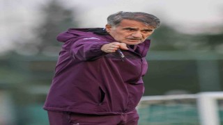 Şenol Güneş: Futbolun özünü korumalıyız