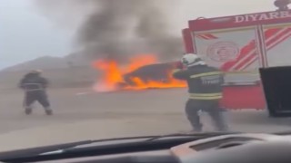 Seyir halindeki cip alev aldı