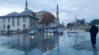 Şiddetli yağmur Edirnede hayatı olumsuz etkiledi