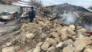 Sivasta müstakil evde yangın: 1 yaralı