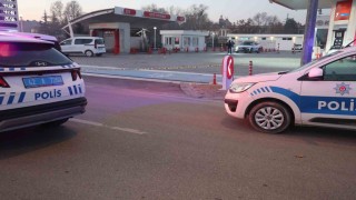 Soygun için girdi, kaçmak isterken polise ateş açınca vuruldu