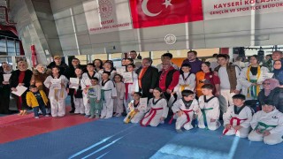 Sporcu fabrikası tekvandocuları kuşak taktı