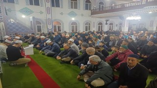 Sultan Hamit Camii’nde Maneviyat Dolu Sabah Namazı Programı