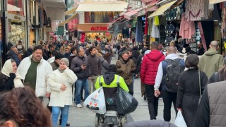 Sultanbeylide engelli seyyar satıcı emekli olma hayali ile yaşıyor