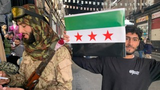 Suriyeli Muhalifler, "Namlularda Artık Kurşun Yerine Gül Olacak"