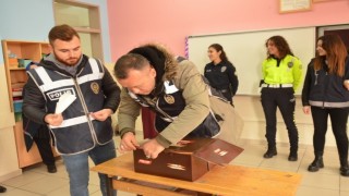 Tavşanlı İlçe Emniyet Müdürlüğünden özel öğrencilere duygusal ziyaret