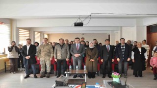 TDED Başkanı Ertaş, Tekmanda öğrencilerle buluştu