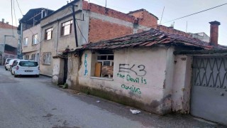 Tehlike arz eden metruk binalar yıkılıyor