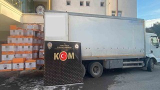 Tek kamyonda yapılan aramada 5 milyon 940 bin dal boş makaron ele geçirildi