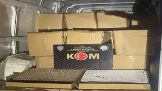 TEMde durdurulan araçtan 891 bin kaçak makaron ele geçirildi