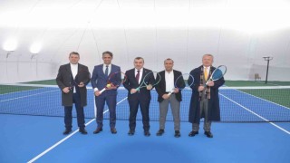Tenis kortları Çaycumada hizmete girdi