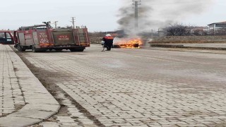 Tofaş otomobil alevlere teslim oldu