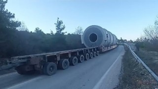 Tokat-Niksar yolunda sıkışan tır nedeniyle trafik 1 saat durdu