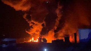 Tokatta taş ocağında çıkan yangında 8 kamyon yanarak küle oldu