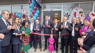 Trabzonlular derneğine yeni yerine muhteşem törenle kavuştu