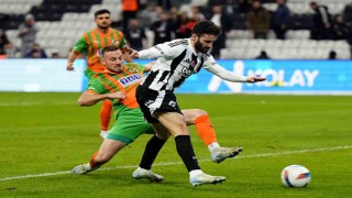 Trendyol Süper Lig: Beşiktaş: 1 - Corendon Alanyaspor: 1 (İlk yarı)