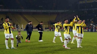Trendyol Süper Lig: Fenerbahçe: 3 - Başakşehir: 1 (Maç sonucu)