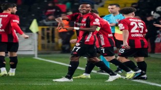 Trendyol Süper Lig: Gaziantep FK: 1 - Çaykur Rizespor: 0 (İlk yarı)