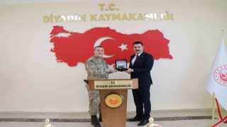 Tuğgeneral Kiperden, Kaymakam Karaliye ziyaret