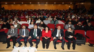 Tuncelide çocukların sesinden şiirler etkinliği