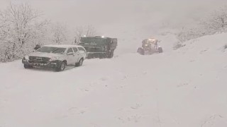 Tuncelide kar yağışı nedeniyle mahsur kalan vatandaşlar kurtarıldı