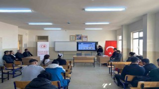 Tuncelide liseli gençlere eğitim