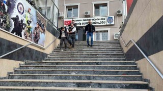 Tuzlada otomobil çalan şüpheliler evden hırsızlık yaparken yakayı ele verdi