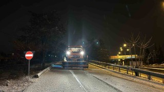 Uşakta kar yağışı etkili oluyor