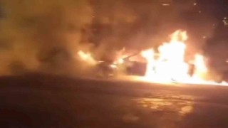 Üsküdarda otomobil alev alev yandı