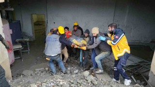 Üzerine duvar devrilen işçi yaralandı