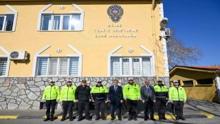 Vali Aktaş, çevik kuvvet ve bölge trafik ekiplerini ziyaret etti