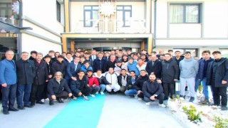 Vali Aydoğdu, öğrencilerle kahvaltıda buluştu