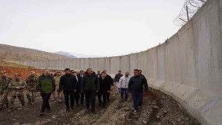 Vali Çelik yapımı devam eden karakol ve sınır duvarı çalışmalarını inceledi