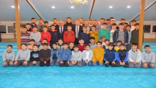 Vali Eldivan, Kuran Kursu öğrencilerle bir araya geldi